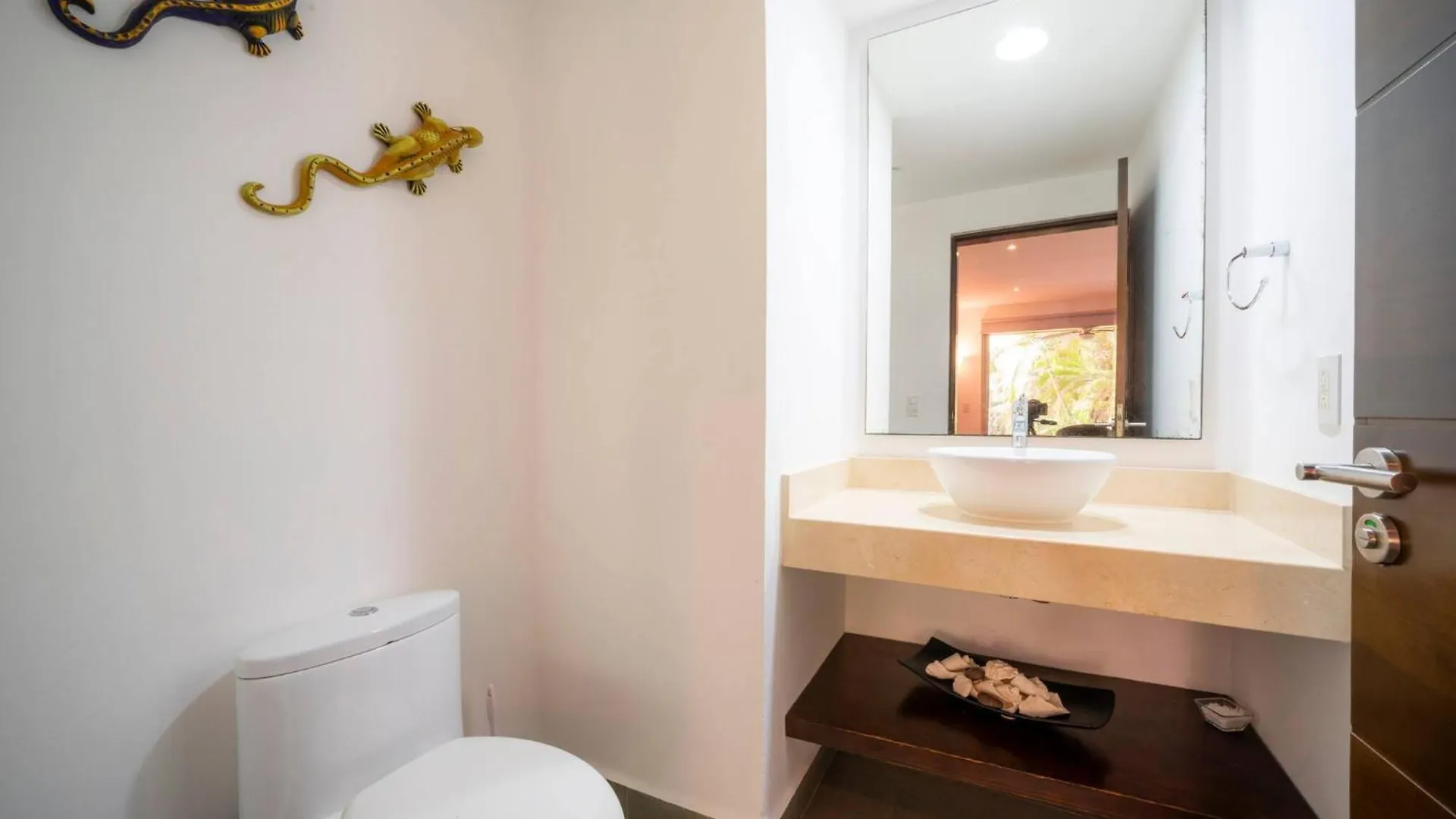 Lägenhet 2 Bedroom Condo With 4 Pools & Gym - Vaiven 124 - Playacar Playa del Carmen