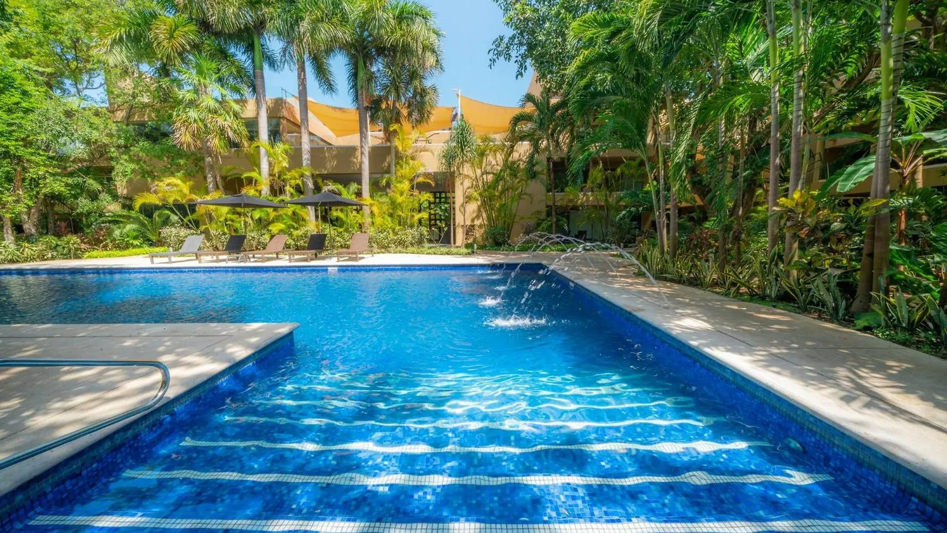 2 Bedroom Condo With 4 Pools & Gym - Vaiven 124 - Playacar Playa del Carmen